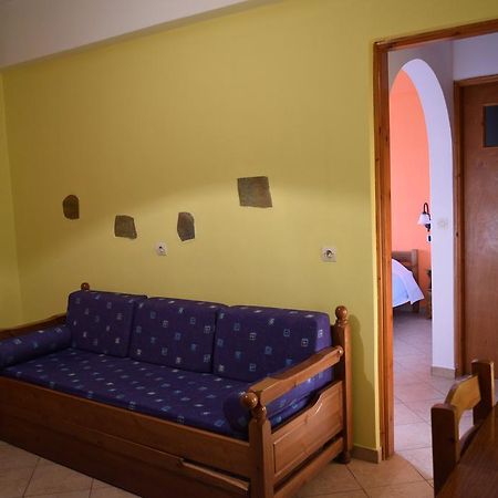 Auberge de jeunesse Aposperitis à Donoussa Extérieur photo
