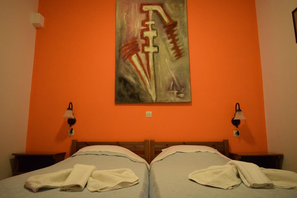 Auberge de jeunesse Aposperitis à Donoussa Extérieur photo